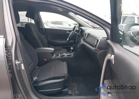 2018 Kia Sportage Lx z USA, uszkodzony, nr VIN KNDPMCAC9J7348224